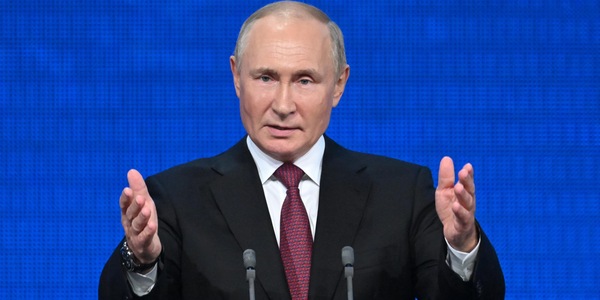 Putin minaccia la guerra nucleare: "Useremo ogni mezzo per difenderci"