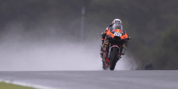 MotoGp, Gp Thailandia: Bagnaia chiude terzo e riapre il Mondiale, successo di Oliveira