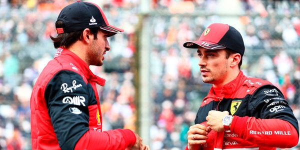 Ferrari, Leclerc compie 25 anni. Gli auguri di Sainz diventano virali