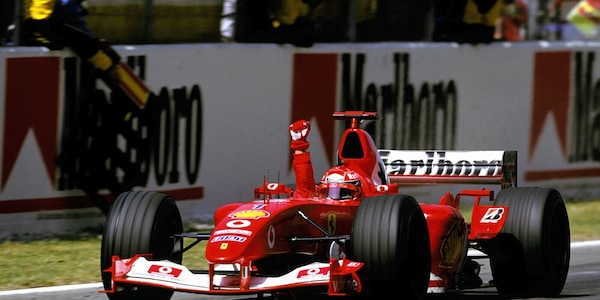 Asta stellare per la Ferrari F2003 di Schumacher dedicata a Gianni Agnelli: il prezzo supera i 9 milioni!