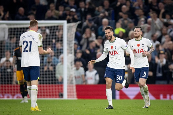 Bentancur doppietta show: il Tottenham di Conte rimonta e batte il Leeds