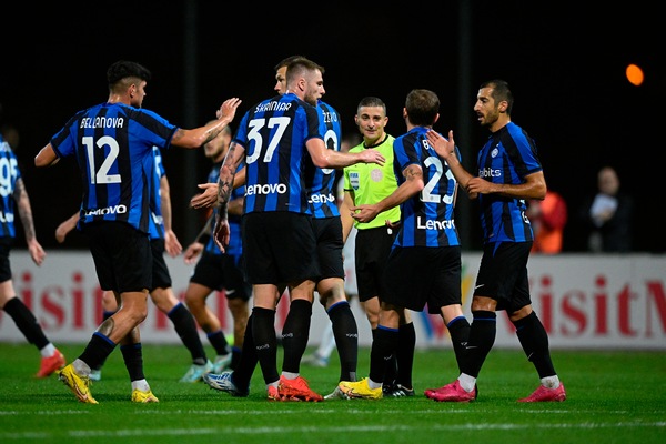 Inter-Salisburgo 4-0: Mkhitaryan, Acerbi e Carboni gol
