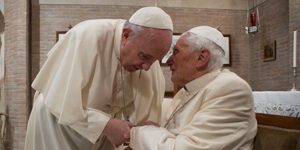 Papa Francesco e la rivelazione sulla salute di Ratzinger: "Pregate per lui"