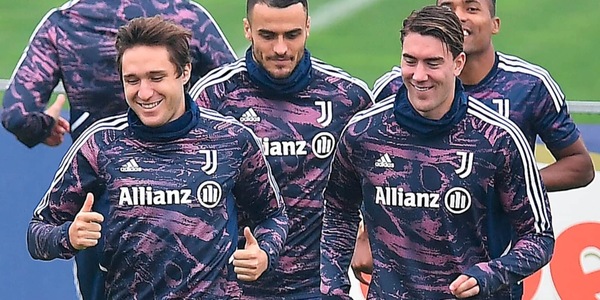 Salernitana-Juventus, si scaldano Chiesa e Vlahovic