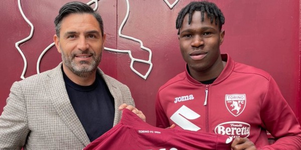 Torino, Singo fa 100 e riceve una maglia speciale!
