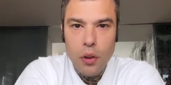 Fedez, nuova operazione: l'annuncio sui social