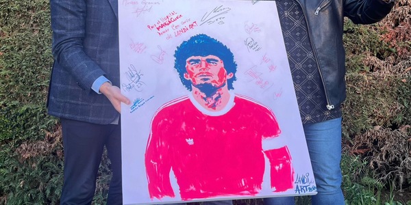 Maradona: un ritratto autografato per aiutare la lotta contro il cancro in Argentina