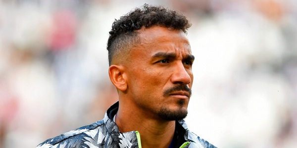 Danilo, post motivazionale che carica la Juve: "Uniti e a testa alta"