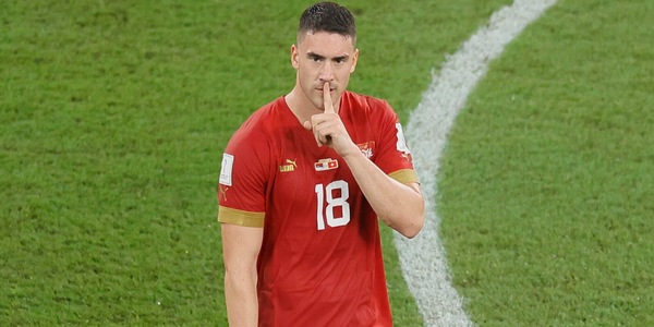 Vlahovic zingaro, la Serbia prende posizione: la foto a zittire i razzisti
