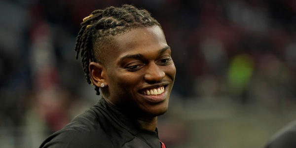 Leao e la carica social: l’infortunio, Mbappé al Milan e De Ketelaere