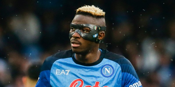 Napoli, Osimhen paparazzato in Germania. Bild: “Flirt con il Bayern?”
