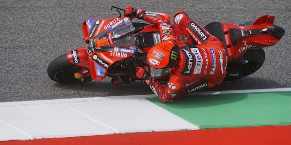 MotoGP, ruggito Bagnaia: giro super e primato alle seconde libere del Mugello