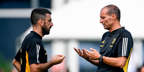 Allegri dirige, Magnanelli e Padoin sergenti: così si allena la Juve