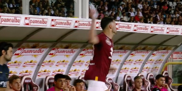 Radonjic nervoso, Juric lo sostituisce al 54': il gesto in Torino-Verona