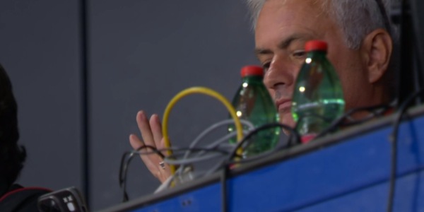 Mourinho, selfie rubato dalle telecamere a 15' dalla fine di Roma-Servette