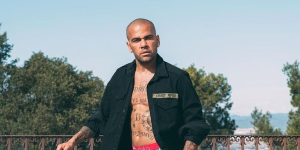 Dani Alves sempre più solo: anche la prima moglie non lo difende più