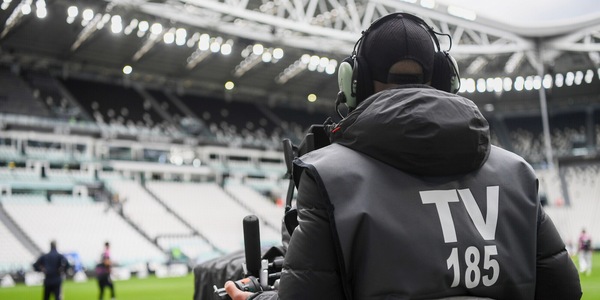 Diritti tv, Serie A spaccata: che succede se si aprono le buste dei fondi