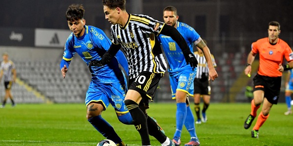 Yildiz e Huijsen ci provano, ma la Juve Next Gen va ancora ko: 1-0 Carrarese