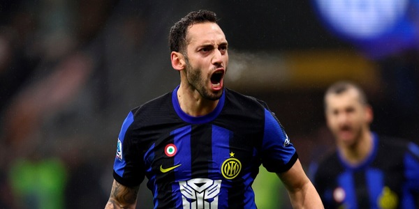 Calhanoglu rivela il suo idolo: "Non sentiva lo stress. Quei cucchiai su rigore..."