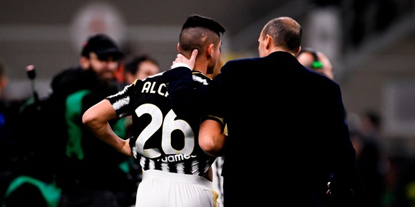 Juve camaleonte: a Napoli rimpicciolita, le tre ipotesi per il centrocampo