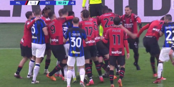 Milan-Inter finisce a botte: pugni, colpi proibiti e tre espulsi