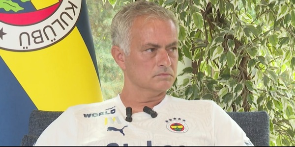 Mourinho, l’elogio a Kostic e le solite bordate: “Non la dimenticherò mai"