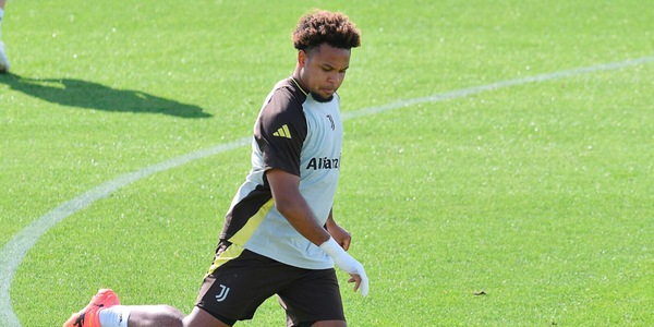 McKennie, l'immagine dell'allenamento svela l'infortunio: cosa è successo