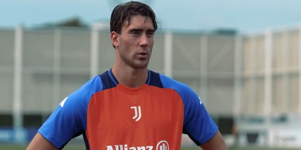 Vlahovic, la stoccata ad Allegri e il problema alla Juve: “So che è inutile”