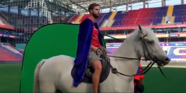 Pjanic, quando uno si intende di ippica...presentazione alla Allegri al Cska