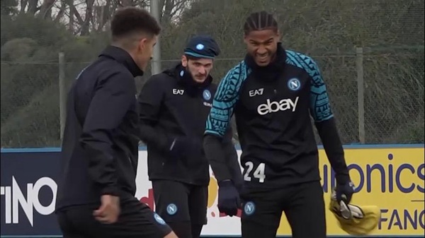 Napoli, il Psg piomba su Kvaratskhelia