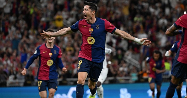 Il Barcellona trionfa in Supercoppa, manita al Real: Ancelotti ko, Szczesny espulso!