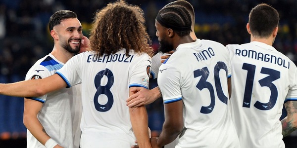 Super Lazio: prima e subito agli ottavi! United, successo in extremis