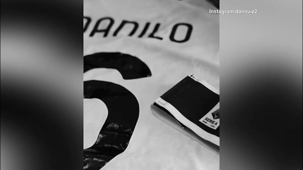 Danilo dice addio alla Juve, il video sui social