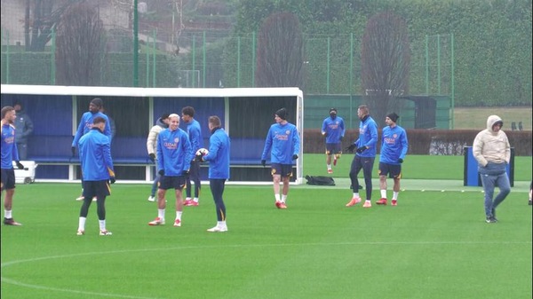 Inter, allenamento sotto l'acquazzone