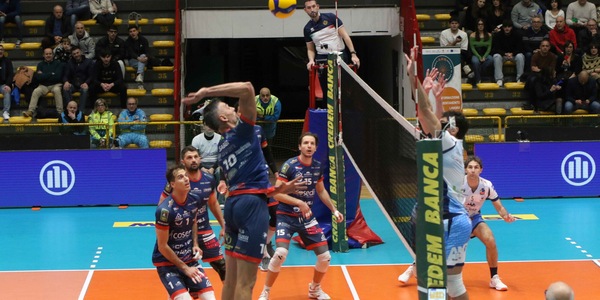 Cuneo lotta ma Acicastello la spunta al tie break