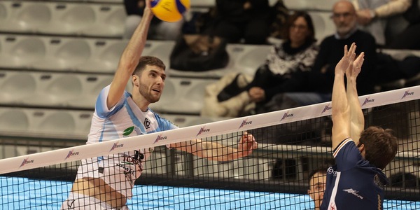 Cade Ravenna, Tinet al comando