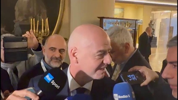 Infantino scherza sull'Italia: "Datevi una mossa"