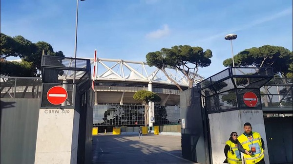 Roma, parte della curva nord chiusa in Europa League