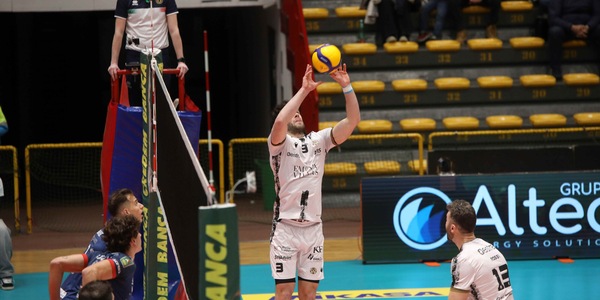 Il tie break arride a Siena sul campo di Acicastello