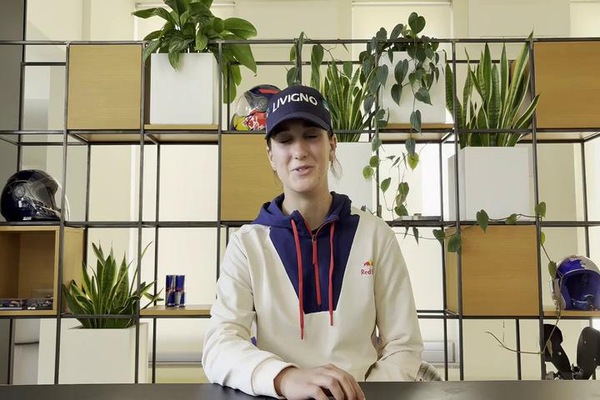 Flora Tabanelli, stella del freestyle, vince in Coppa del Mondo di slopestyle in Canada