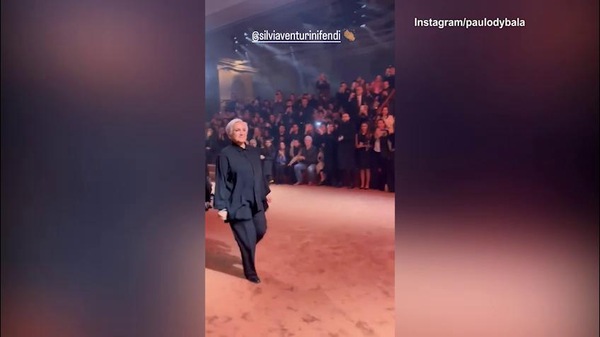 Dybala tra il pubblico della Milano Fashion Week