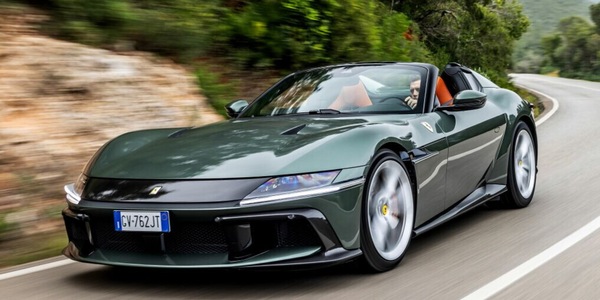Ferrari 12Cilindri Spider tra eleganza e sportività