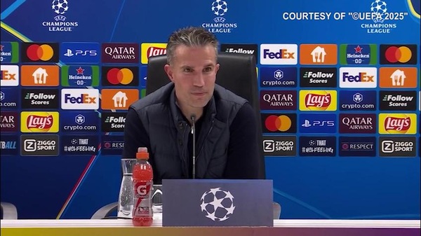 Van Persie, siparietto con un giornalista olandese: "É già finita? Vediamo settimana prossima..."