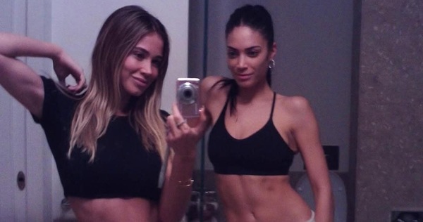Elodie e Diletta Leotta, sabato sera con look abbinato: addominali in vista