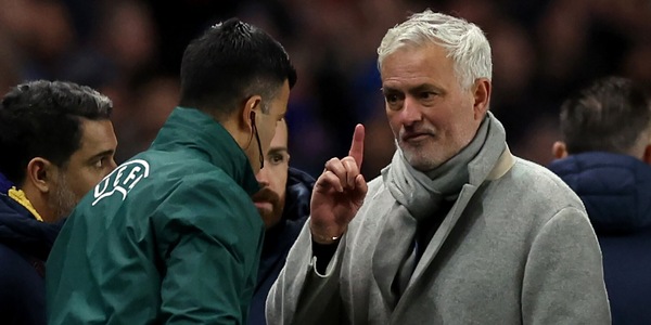 Il solito Mourinho, polemica e ricorda la Roma: "Se dico quello che penso..."