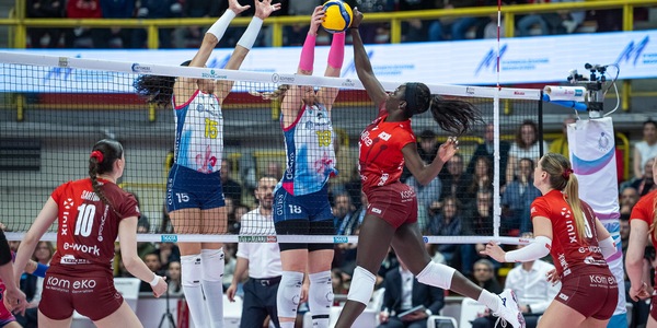 Chieri porta Novara a Gara 3. Conegliano, Milano e Scandicci già in semifinale
