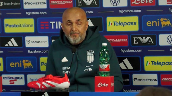 Spalletti ride col giornalista: "Grazie di avercelo ricordato"