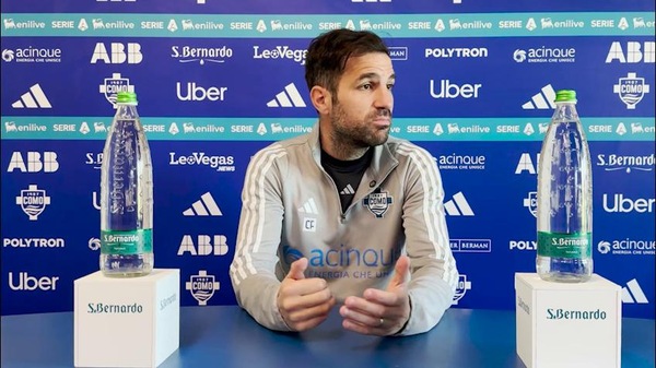 Fabregas: "Mia carriera veloce? A me piace il calcio e allenare. La vita mi ha portato a fare questo"