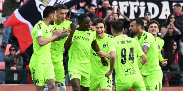 Pisa, tris a Cosenza e Serie A più vicina. Sprofonda la Samp, è tris Frosinone