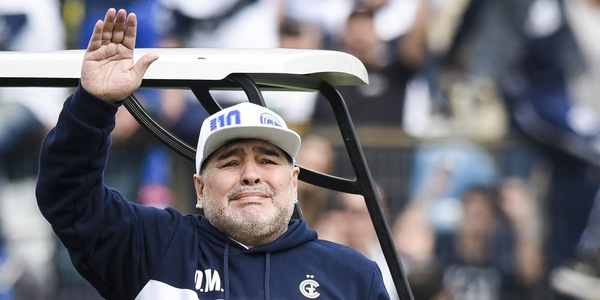 Processo Maradona, autopsia shock: "No alcol e droghe ma psicofarmaci e il cuore era..."